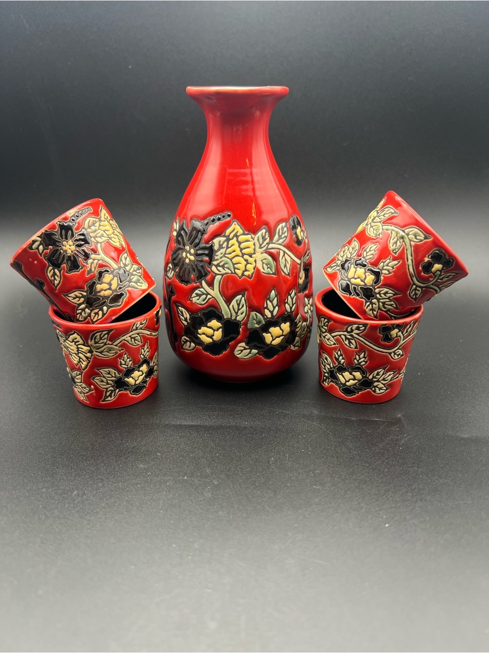 🇯🇵Vintage Japanese Red Majolica Ceramic Sake Set-Tokkuri Bottle & 4 Ochoko Cups